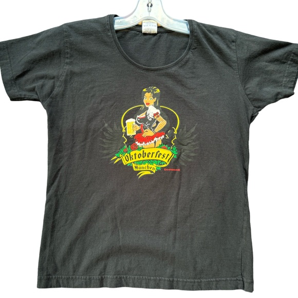 OctoberFest Graphic Beer Girl T-Shirt Women - Picture 4 of 8